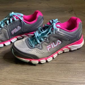 Fila energized gym shoe